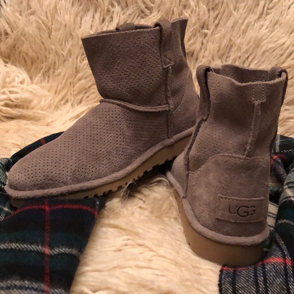 ugg mini perf ugg mini perf